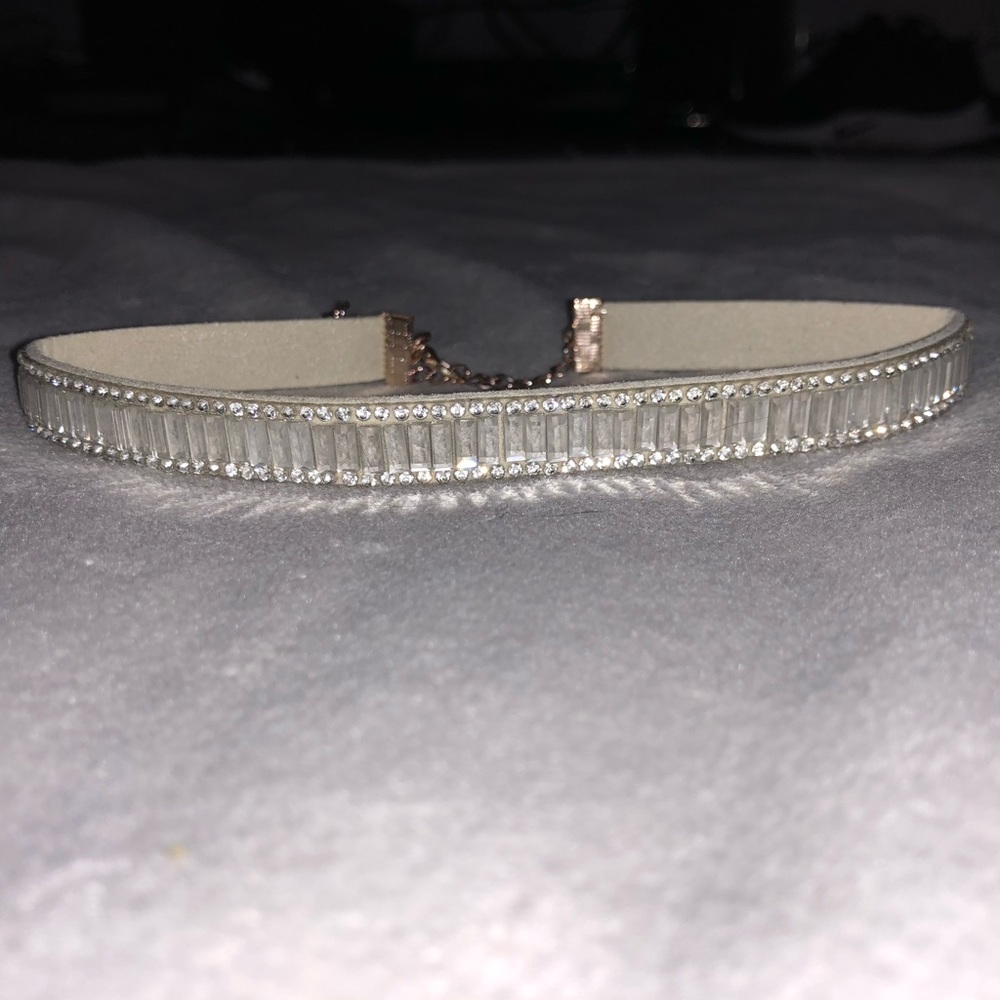 Gemstone choker